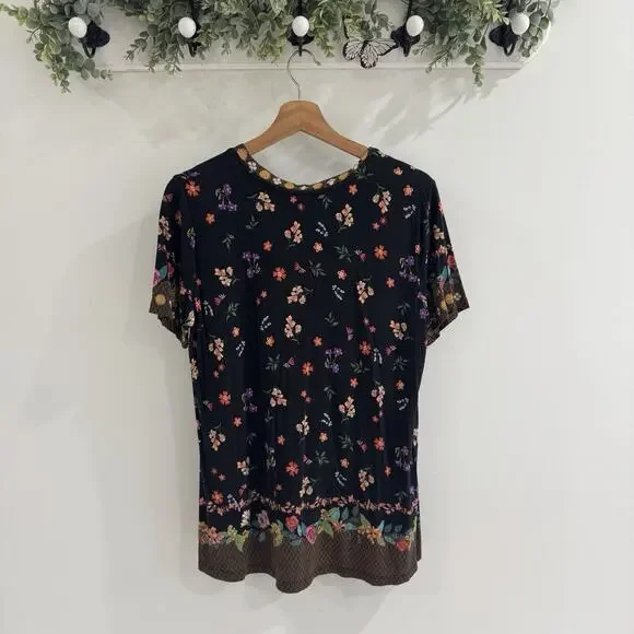 Johnny Was Nani Favorite Short Sleeve V-Neck Swing Tee Medium - Picture 4 of 4